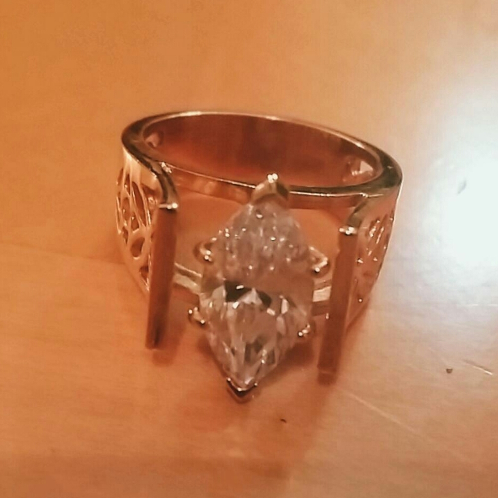 Gold Dimond ring